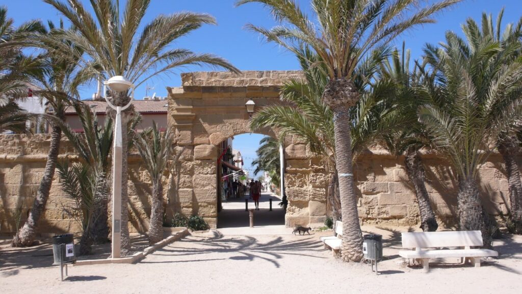 Entrada Plaza Mayor de Tabarca